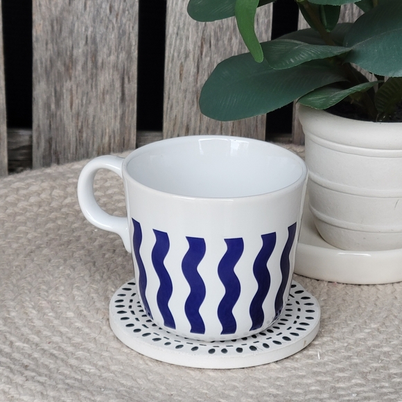 Ikea Framkalla 7oz navy wavy vertical stripes summer beach ceramic mug with feet - Picture 4 of 5